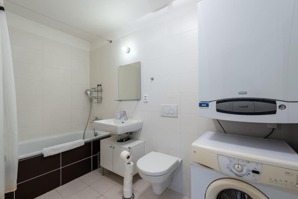 Sunny Safron Apartment ปราก ภายนอก รูปภาพ